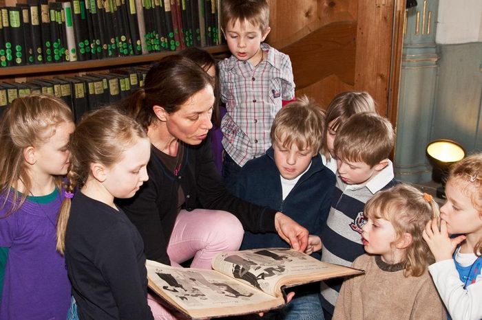 Vorleserunde mit Schulkindern